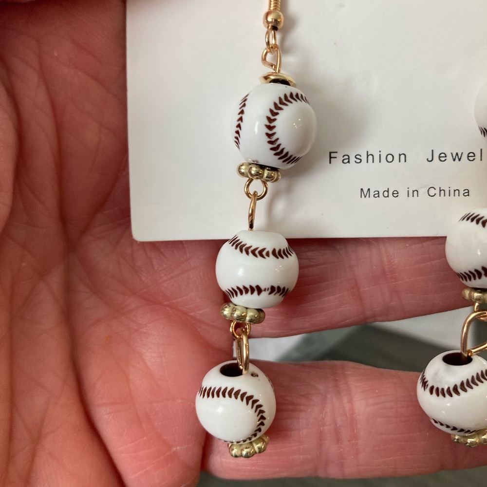 Earrings- Baseball dangle, earrings .These earrings are unique nwt - Picture 5 of 8